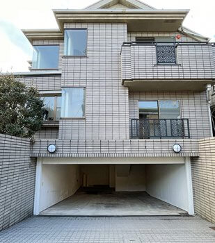 Large dog friendly house in Shimokitazawa