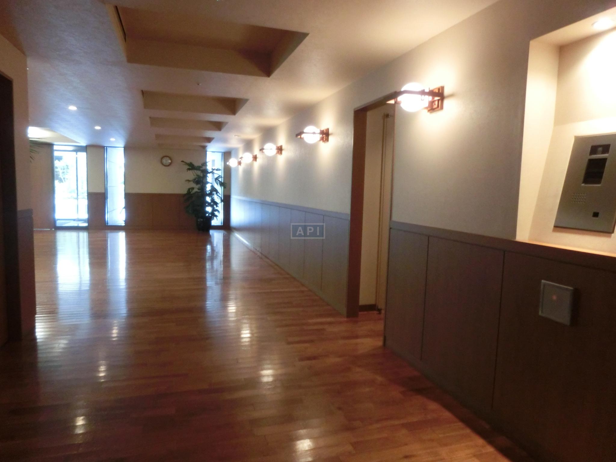Sharing Hallway | AOYAMA DAIICHI MANSIONS Exterior photo 05