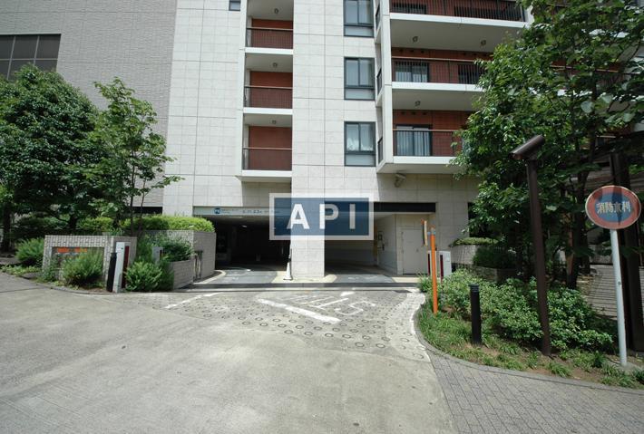 Car Parking | ROPPONGI HILLS RESIDENCE D TOWER Exterior photo 05