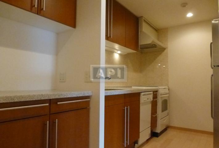  | IZUMI GARDEN RESIDENCE Interior photo 05