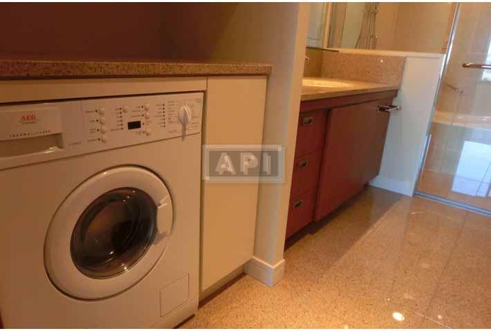 Laundry dryers, electric | THE PARK RESIDENCES AT THE RITZ-CARLTON, TOKYO Interior photo 10