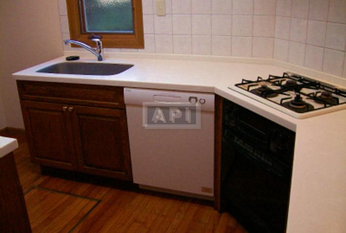 Kitchen   | MAPLE SQUARE GOTENYAMA RED Interior photo 04