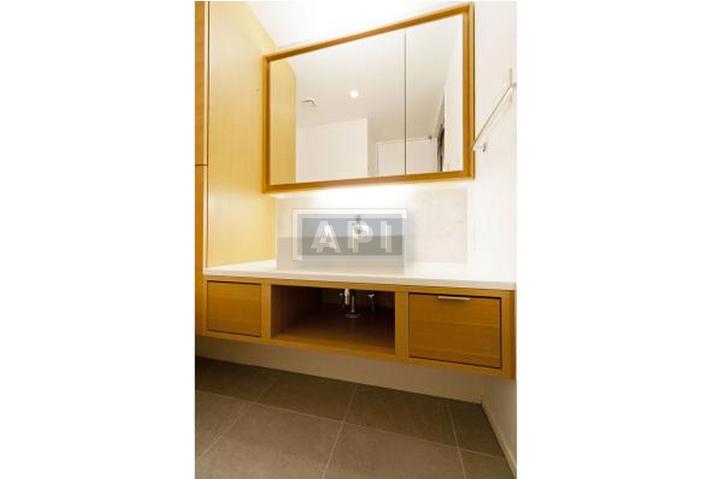 Powder Room | AKASAKA THE RESIDENCE Interior photo 09