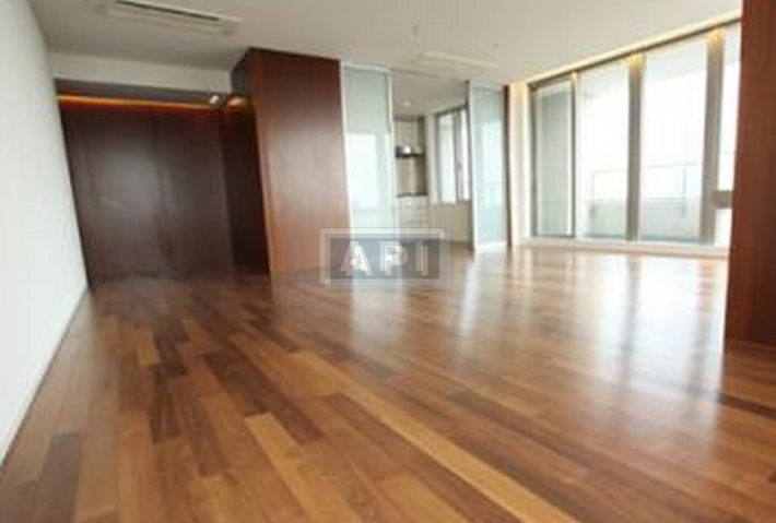 Living Dining  area | PARK AXIS AOYAMA 1-CHOME TOWER Interior photo 02