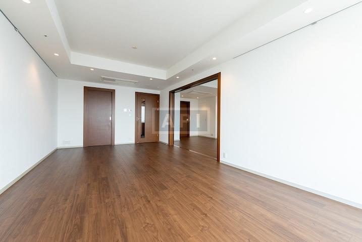  | LA TOUR MITA Interior photo 02