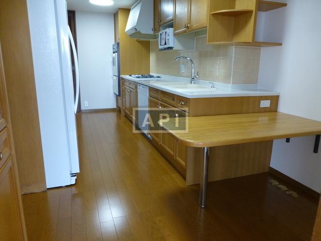  | GOTENYAMA TRUST COURT Interior photo 04