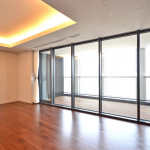  | TORANOMON HILLS RESIDENCE Interior photo 01