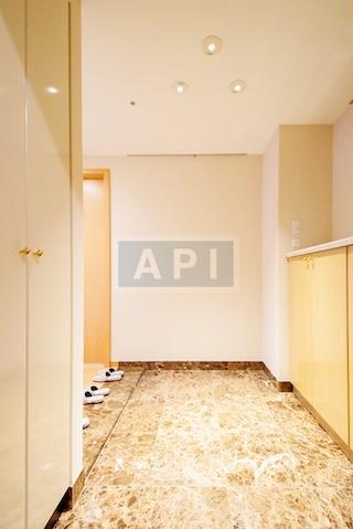  | IZUMI GARDEN RESIDENCE Interior photo 10