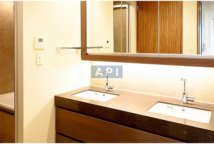  | ROPPONGI PLACID Interior photo 15