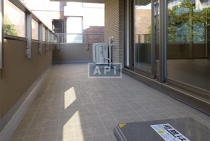  | ROPPONGI PLACID Interior photo 20