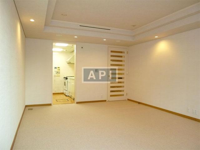  | SHIROYAMA TRUST COURT Interior photo 02