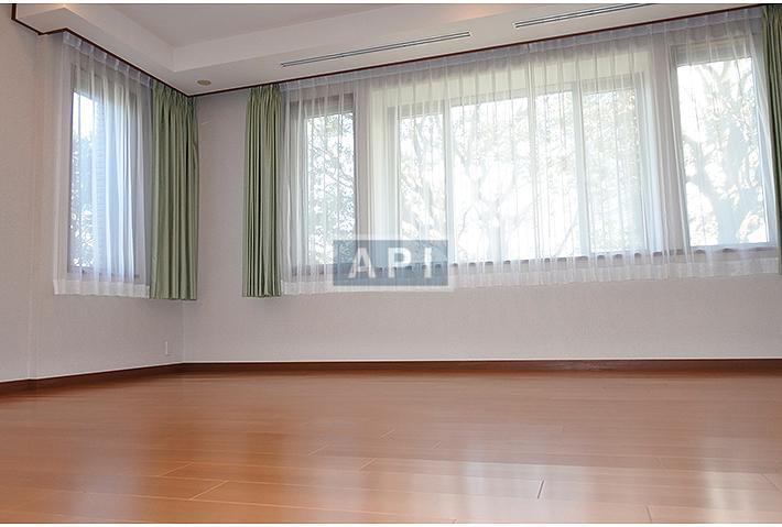  | THE OAK HILLS Interior photo 02