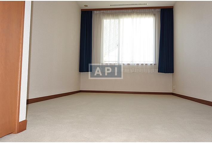  | THE OAK HILLS Interior photo 10