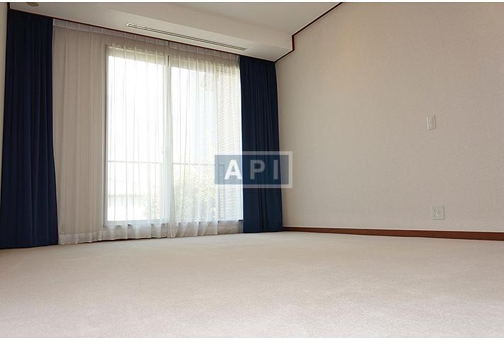  | THE OAK HILLS Interior photo 05