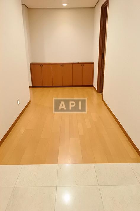  | THE OAK HILLS Interior photo 18