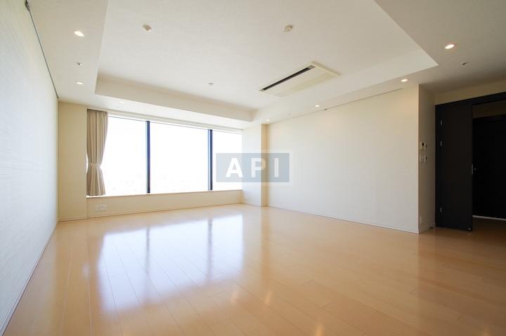  | LA TOUR MITA Interior photo 02