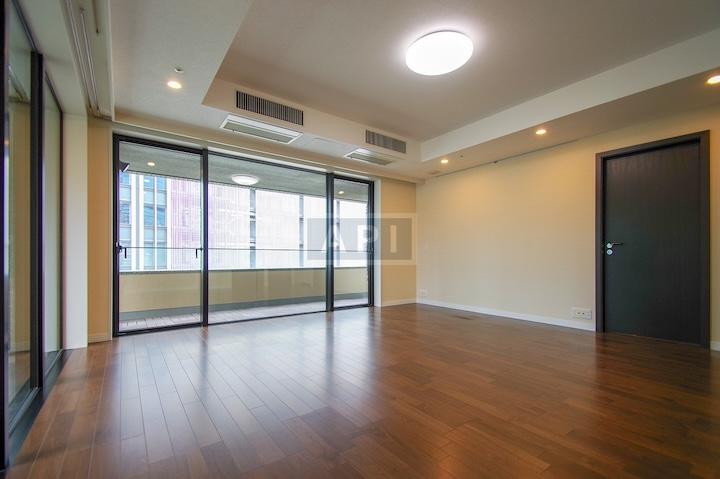  | IZUMI GARDEN RESIDENCE Interior photo 02