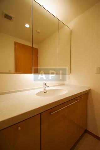  | IZUMI GARDEN RESIDENCE Interior photo 10