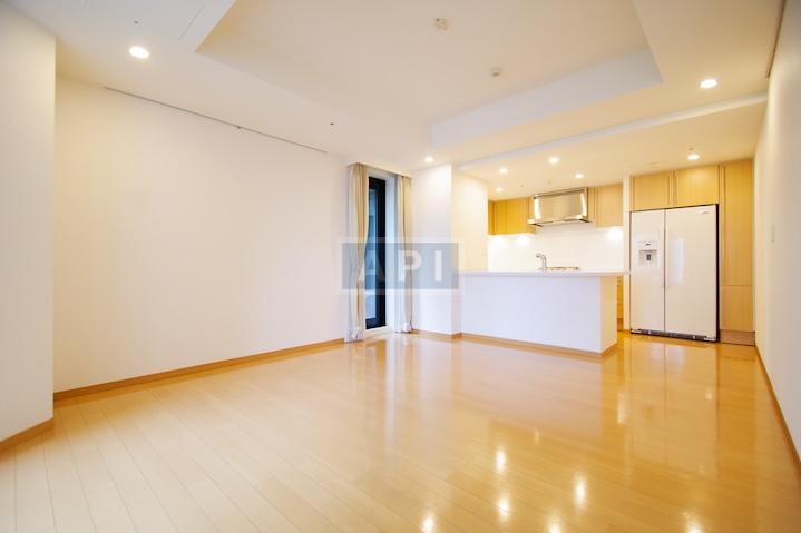  | IZUMI GARDEN RESIDENCE Interior photo 02