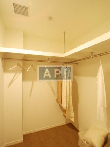  | ARK HILL FRONT TOWER ROP Interior photo 10