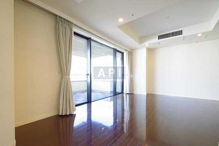  | IZUMI GARDEN RESIDENCE Interior photo 02