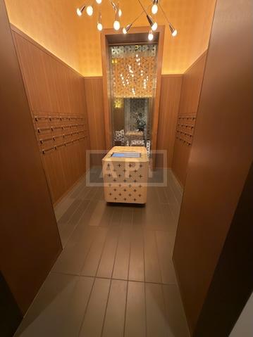  | TORANOMON HILLS RESIDENTIAL TOWER Exterior photo 11