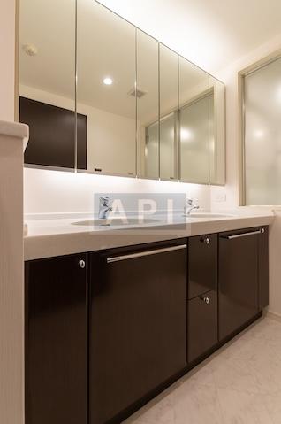  | IZUMI GARDEN RESIDENCE Interior photo 07