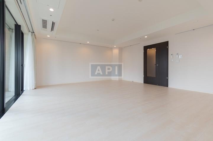  | IZUMI GARDEN RESIDENCE Interior photo 02