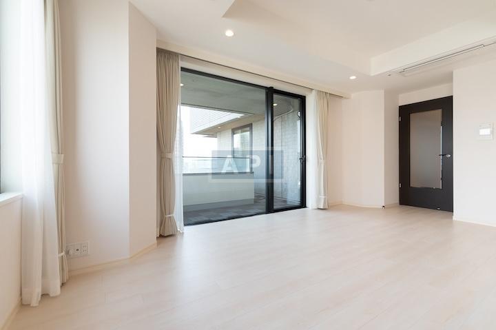  | IZUMI GARDEN RESIDENCE Interior photo 04