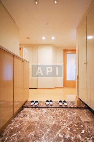  | IZUMI GARDEN RESIDENCE Interior photo 13