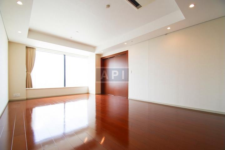  | LA TOUR MITA Interior photo 02