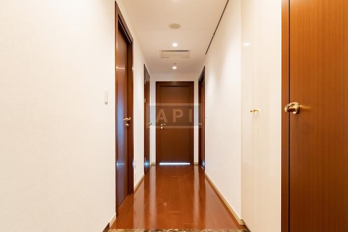  | LA TOUR MITA Interior photo 09