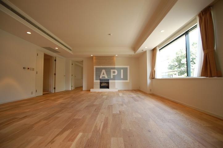  | NISHI-AZABU MANOR HOUSE Interior photo 06