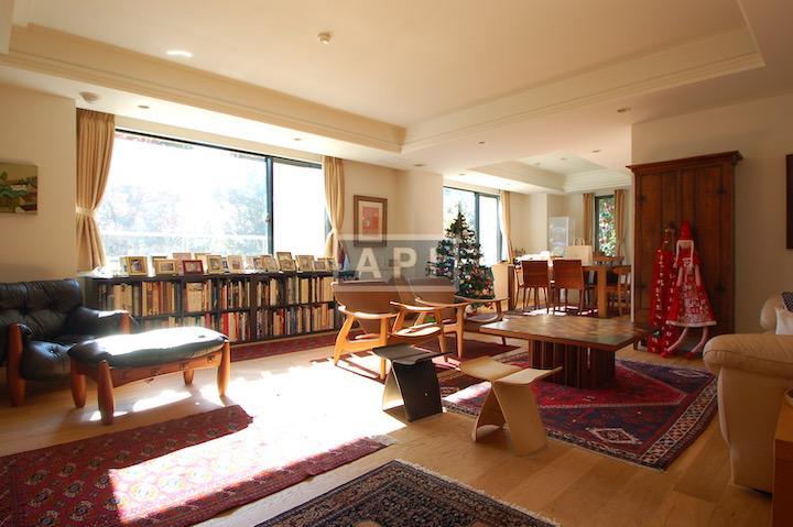  | NISHI-AZABU MANOR HOUSE Interior photo 02