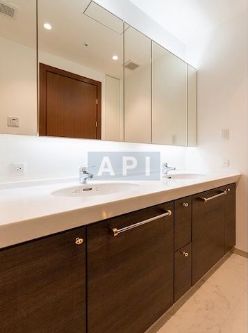  | LA TOUR MITA Interior photo 04