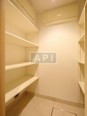  | AKASAKA TAMEIKE TOWER RESIDENCE Interior photo 07