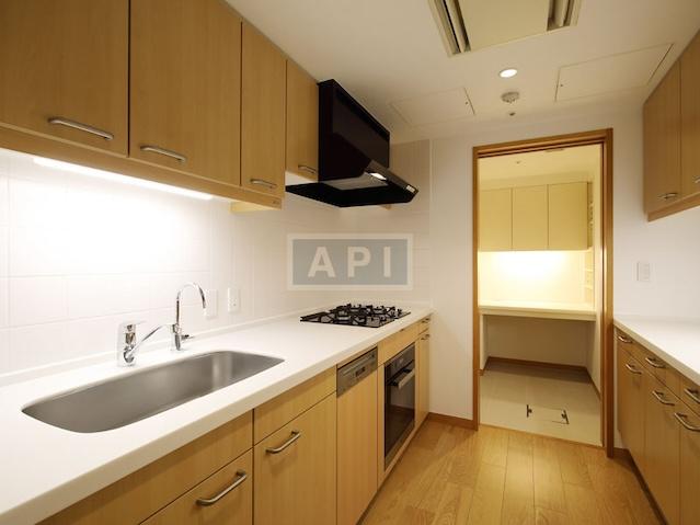  | AKASAKA TAMEIKE TOWER RESIDENCE Interior photo 03