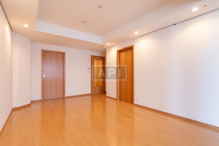  | IZUMI GARDEN RESIDENCE Interior photo 02