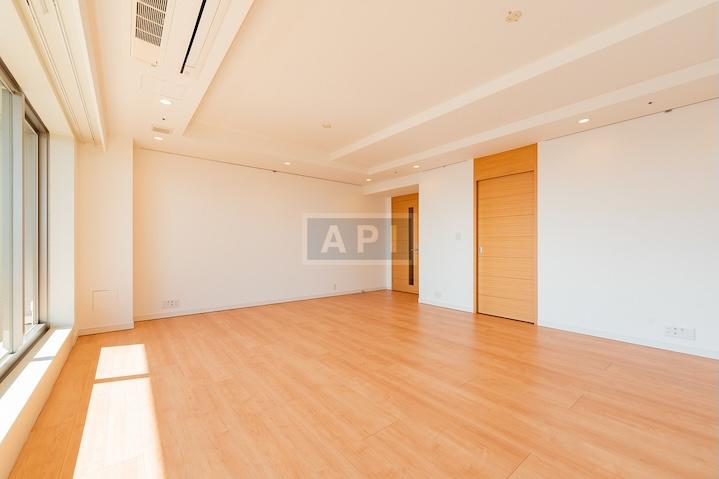  | LA TOUR SHIODOME Interior photo 02