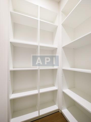  | TORANOMON HILLS RESIDENTIAL TOWER Interior photo 08