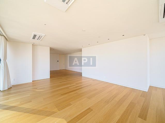  | TORANOMON HILLS RESIDENTIAL TOWER Interior photo 05