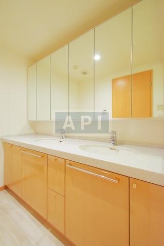  | IZUMI GARDEN RESIDENCE Interior photo 04