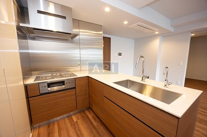  | MITA GARDEN HILLS  SOUTH HILL Interior photo 02