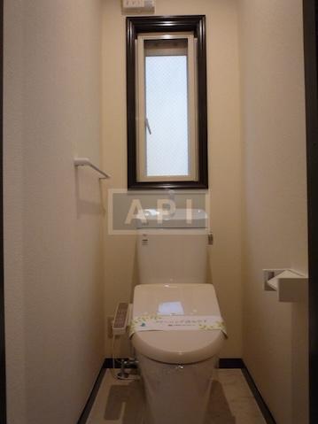  | GONDA HOUSE #B Interior photo 09