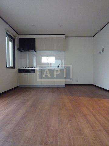  | GONDA HOUSE #B Interior photo 02