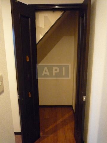  | GONDA HOUSE #B Interior photo 08