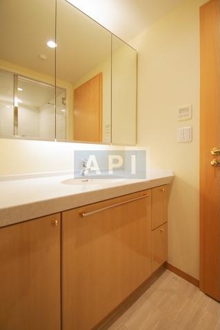  | IZUMI GARDEN RESIDENCE Interior photo 07