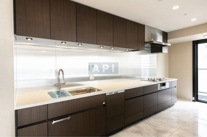  | TOKYO PORT CITY TAKESHIBA RESIDENCE TOWER Interior photo 04