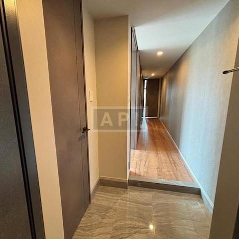  | LE UNDEU MINAMIAOYAMA Interior photo 09