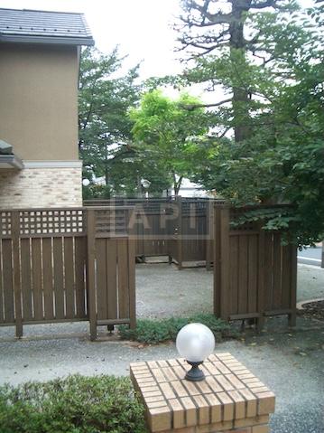  | CHERRY TREE COURTS B Exterior photo 03